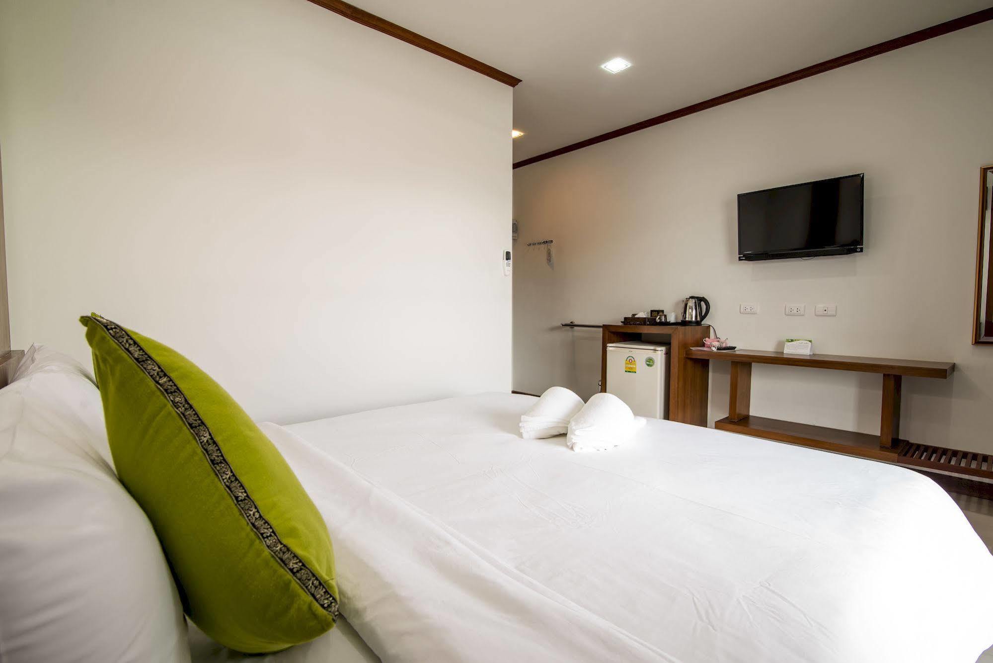 Готель Cozytel Chiangmai Чіангмай Екстер'єр фото